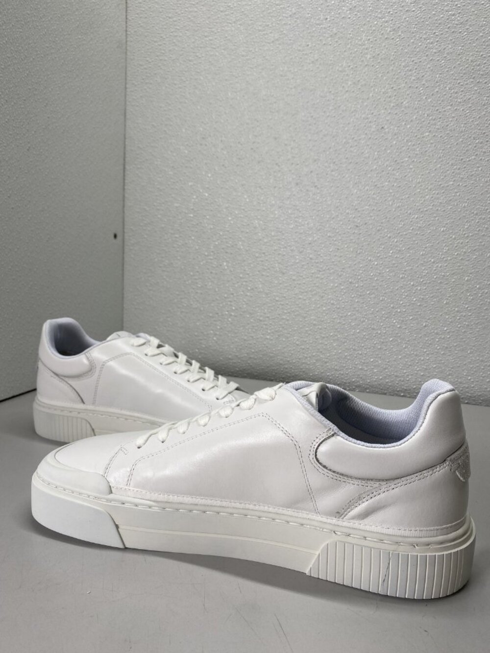 Wyde Footwear Mens Arcus All White Wide Leather Sneakers Size 10 White